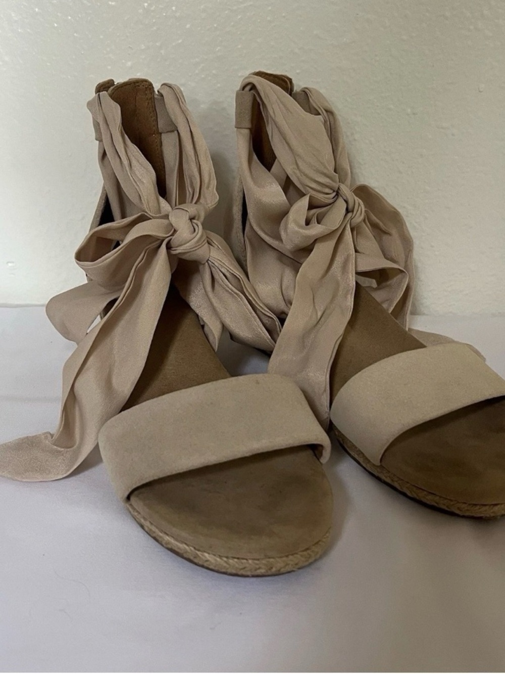 UGG Trina Light Beige Tie-Ankle Espadrille Sandals Sz 7